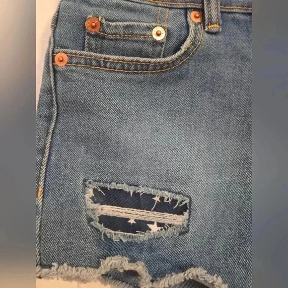Kids levi girlfriend style denim shorts size 7 - Picture 9 of 9